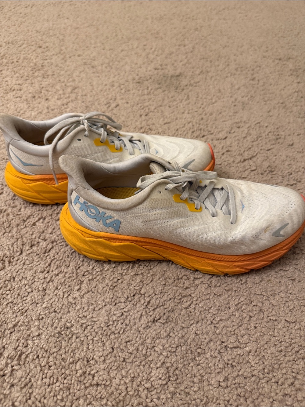 Hoka Arahi Women's Shoes
